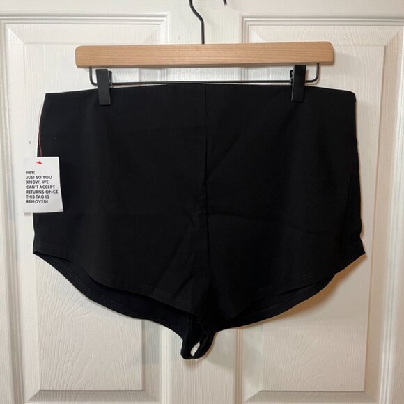 ASOS DESIGN Micro Shorts Ultimate Hotpants in Black - Picture 2 of 3